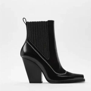 ZARA Black Ankle Boots w/White Topstitch Size 8